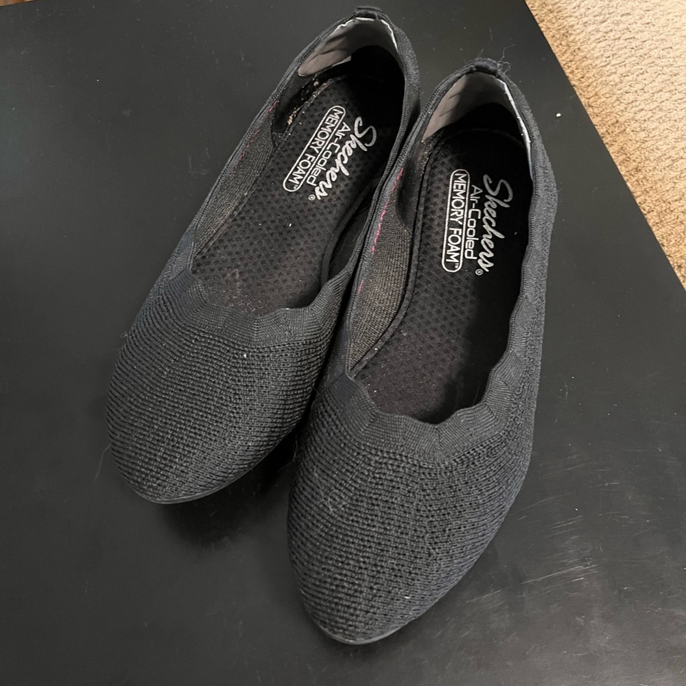 Skecher's Air Cooled Memory Foam Flats Size 8